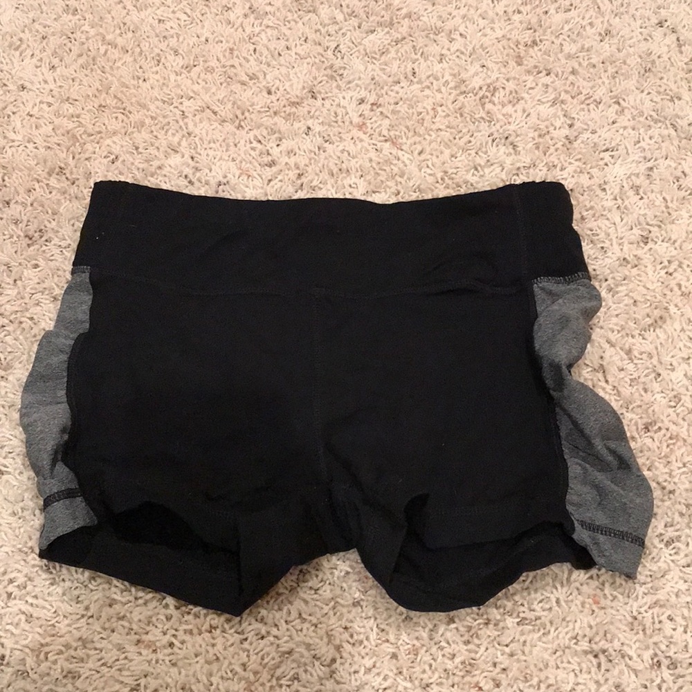 EUC 90 Degree shorts size M